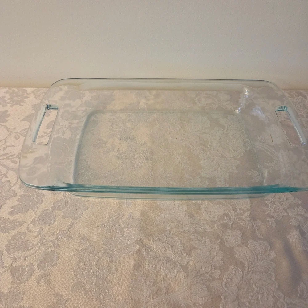Pyrex 9x13 Glass Oblong Baking Dish 3 Qt Clear Casserole Pan with Handles 2.8L
